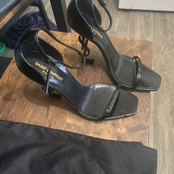 Leather heels - Picture 3 of 4